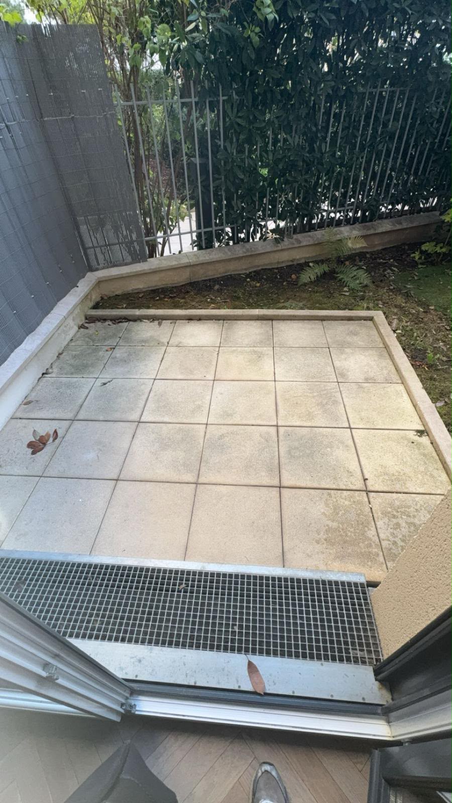 Entretien de jardin avant